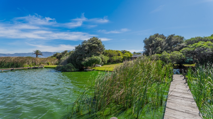 5 Bedroom Property for Sale in Zeekoevlei Western Cape